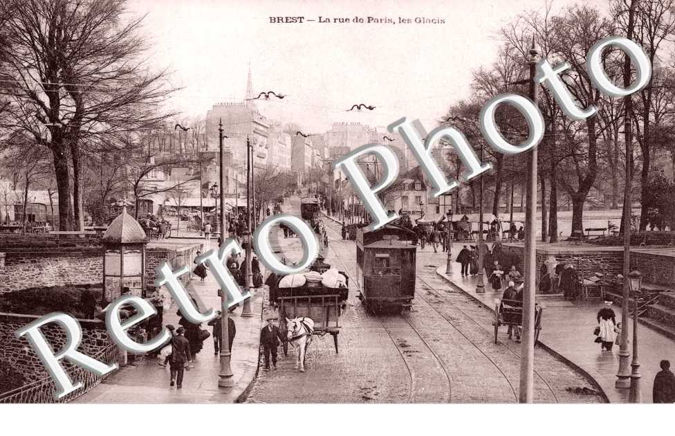 la rue de paris, les glacis