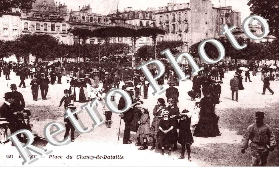 PLACE DU CHAMP DE BATAILLE