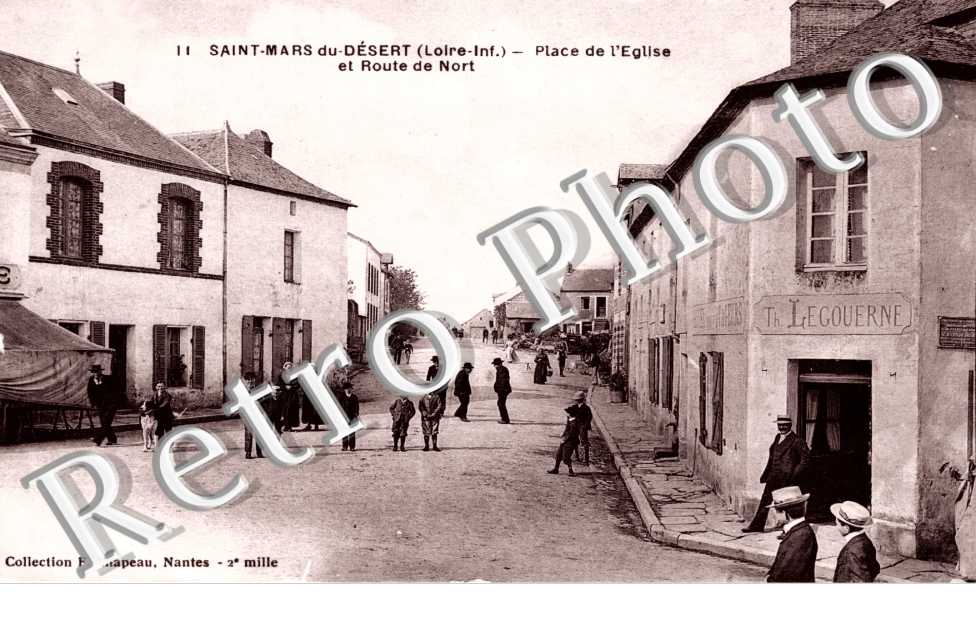 place de l&#039;eglise et route de Nort