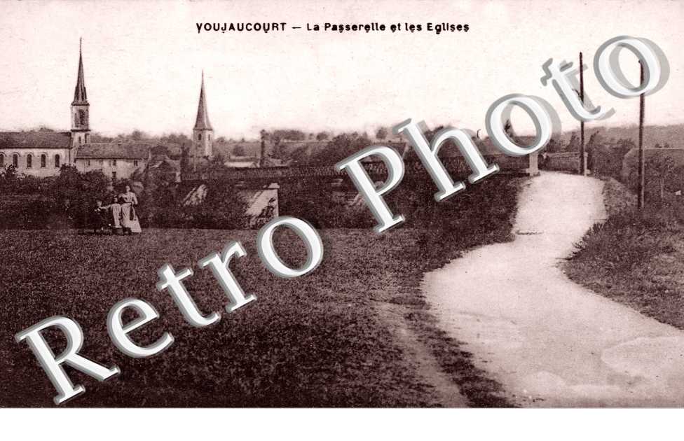  La passerelle et les églises
