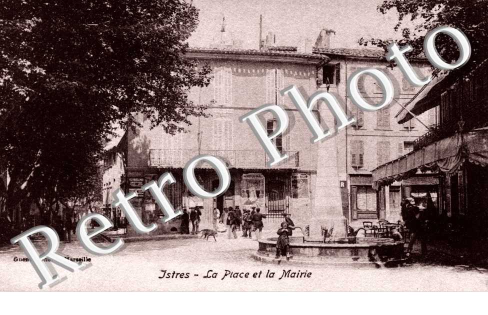 la place et la mairie