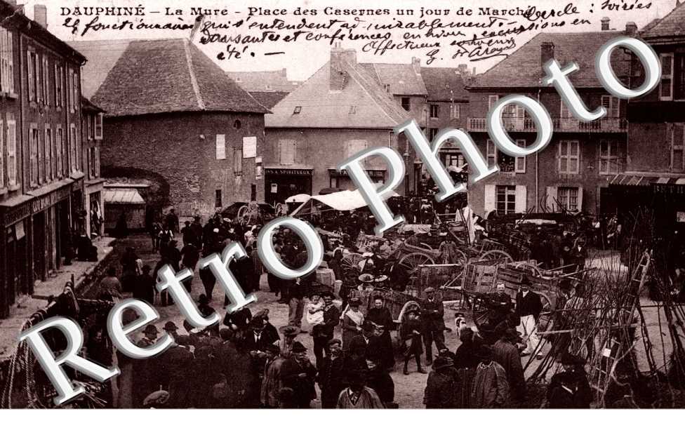 place des Casernes un jour de marché