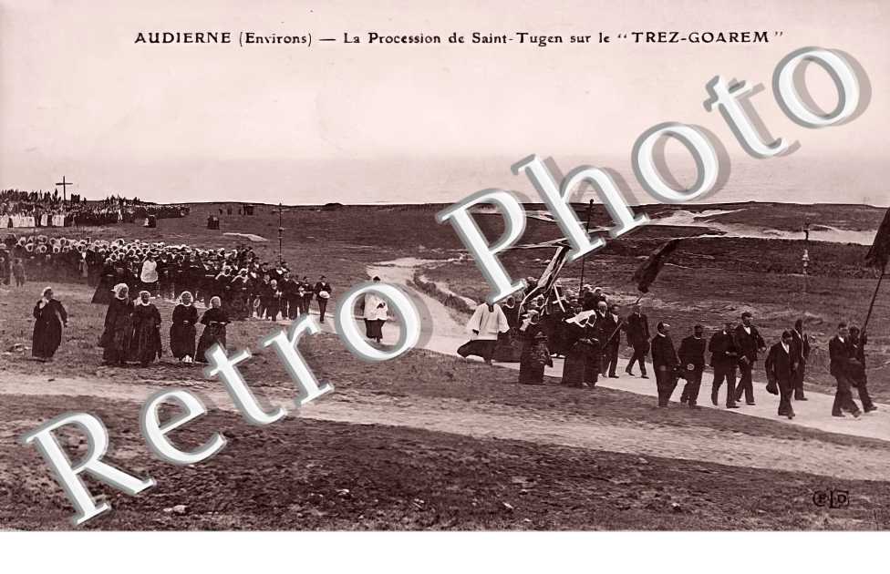 la procession de Saint-Tugen sur le " Trez-Goarem "