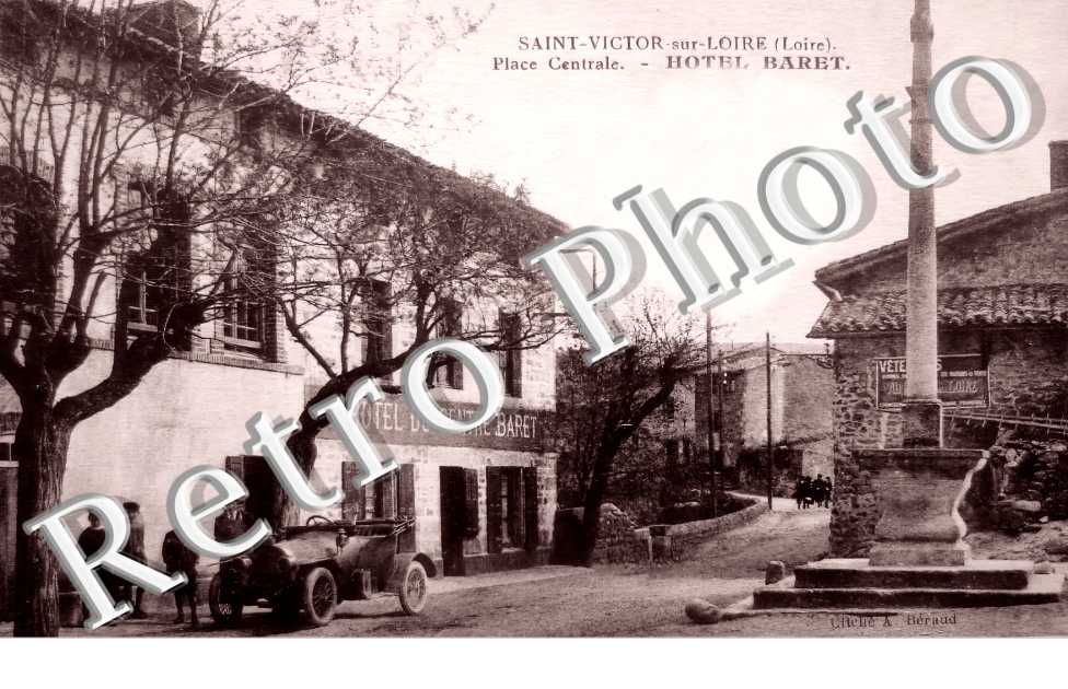 SAINT VICTOR SUR LOIRE Hôtel Baret Place centrale