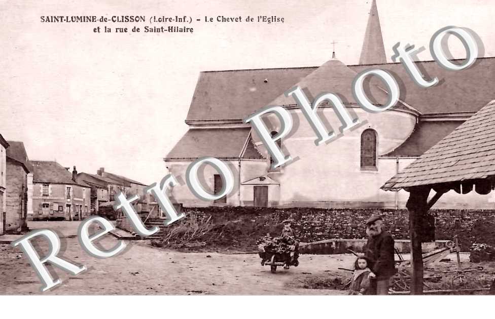 le Chevet de l&#039;Eglise et la rue de Saint-Hilaire