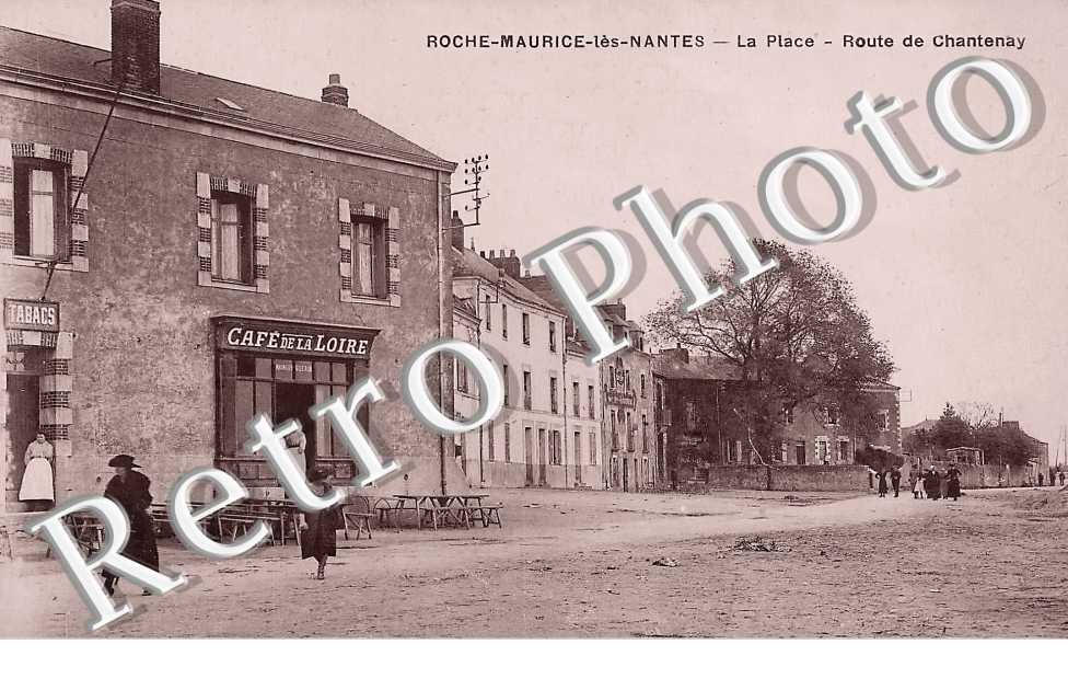la place. Route de Chantenay