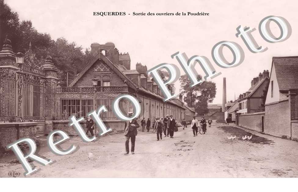 sortie des ouvriers de la poudrière