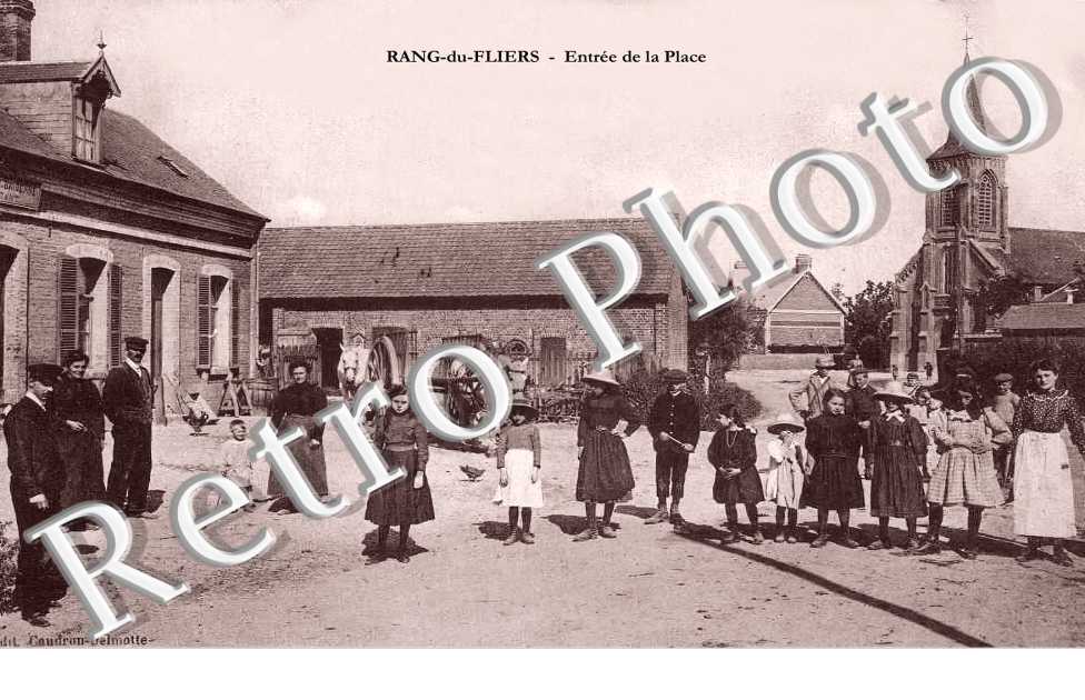 entrée de la place