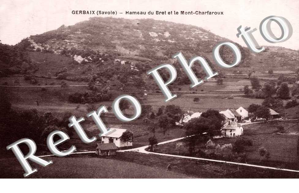 Hameau de Bret et le Mont-Charfaroux