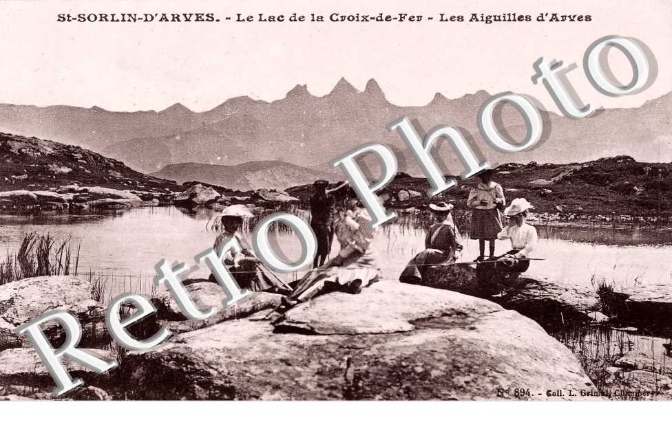 le lac de la Croix-de-Fer. Les Aiguilles d&#039;Arves