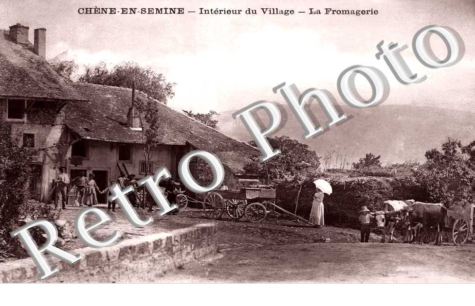 Intérieur du village. La Fromagerie.