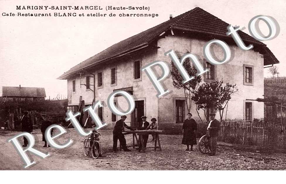 Café restaurant Blanc et atlier de charronnage