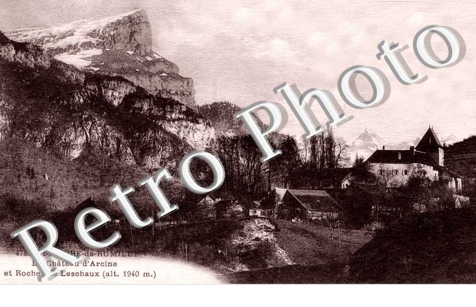 le château d&#039;Arcine et rocher de Leschaux