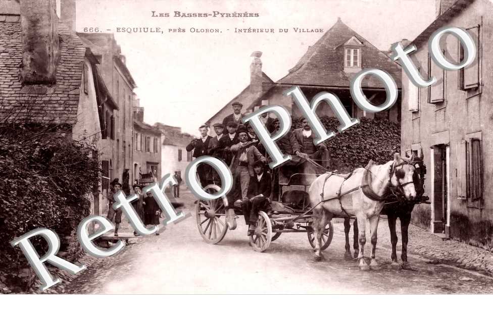 Intérieur du village