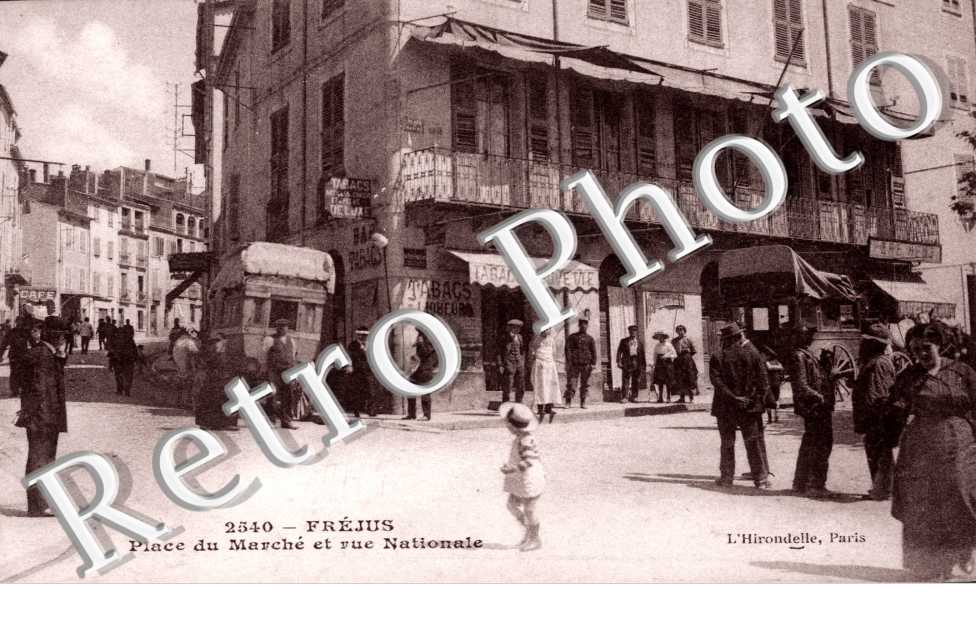 Place du marché et rue Nationale