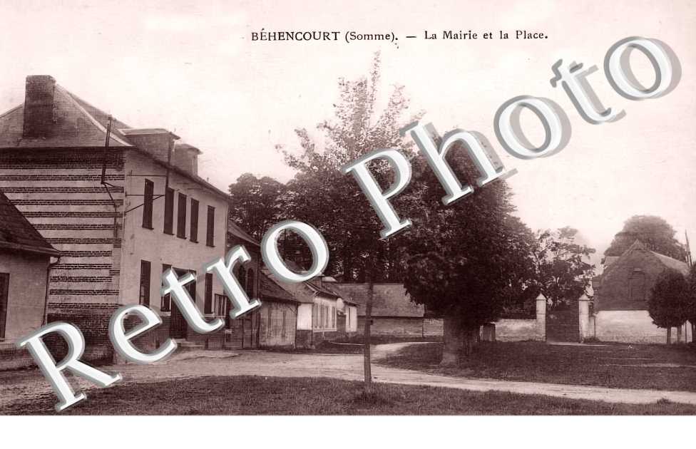 la mairie et la place