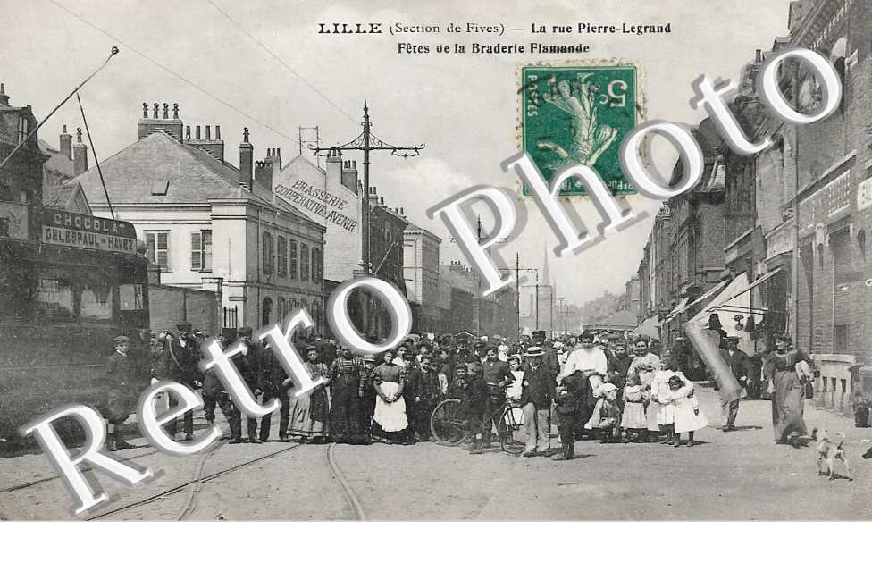 la rue Pierre-Legrand. Fêtes de la Braderie Flamande