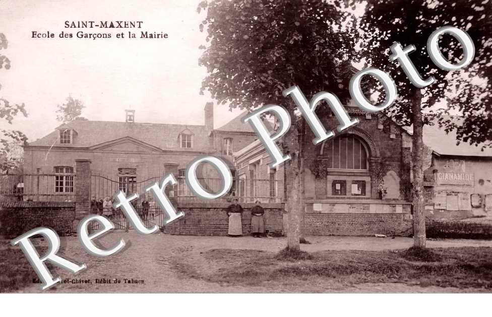 Ecole des Garçons et la mairie