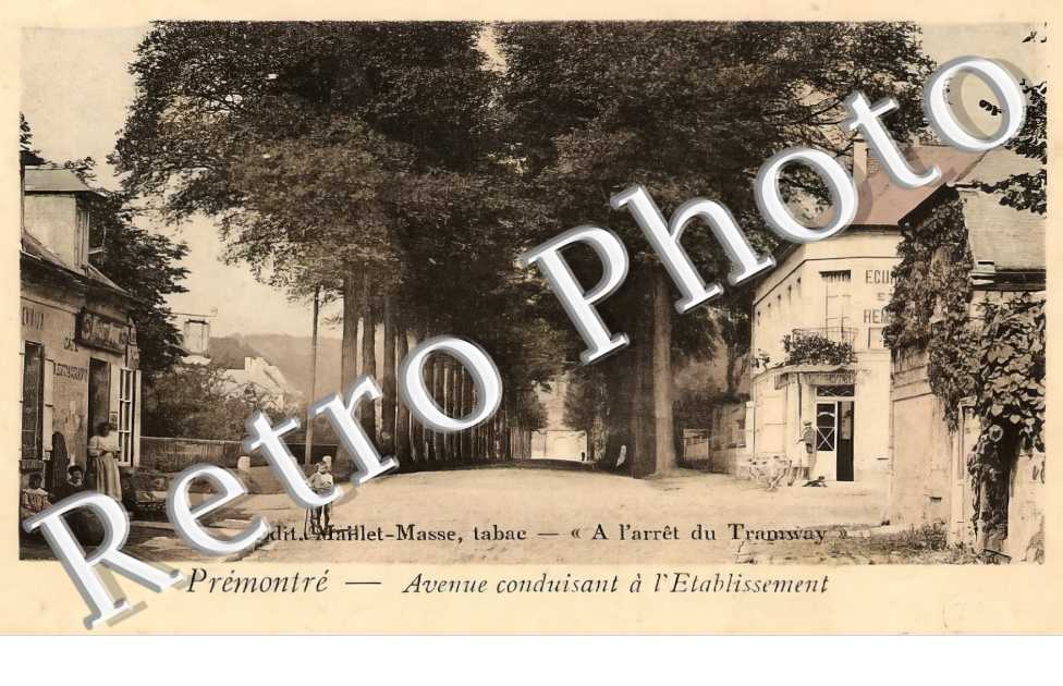 avenue conduisant à l&#039;établissement