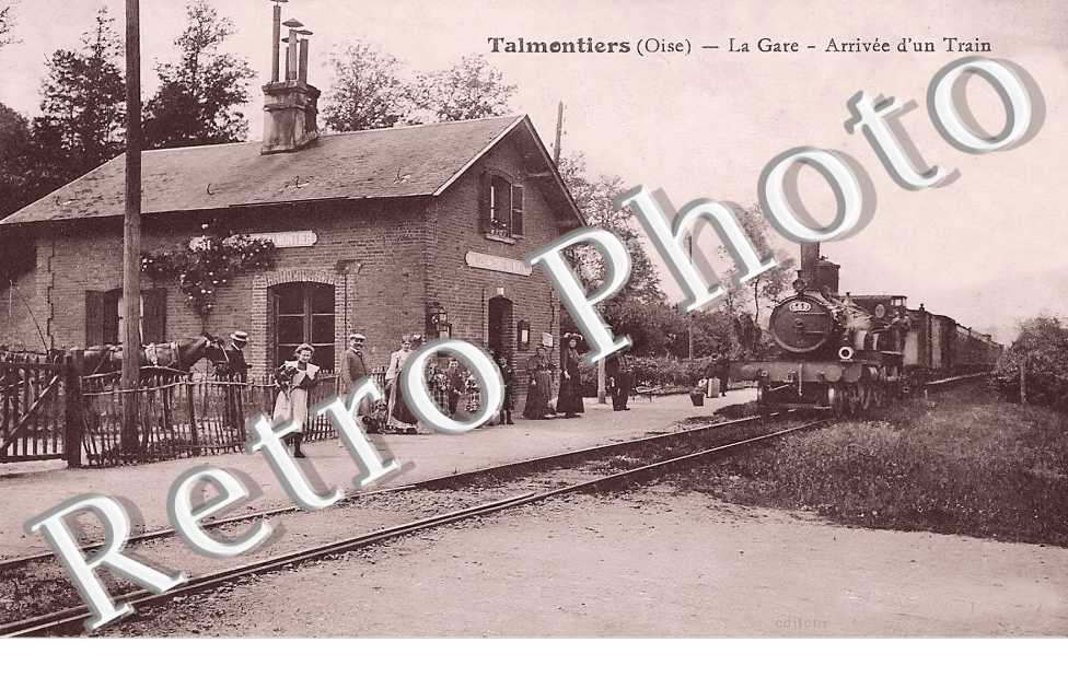 la gare. Arrivée d'un train
