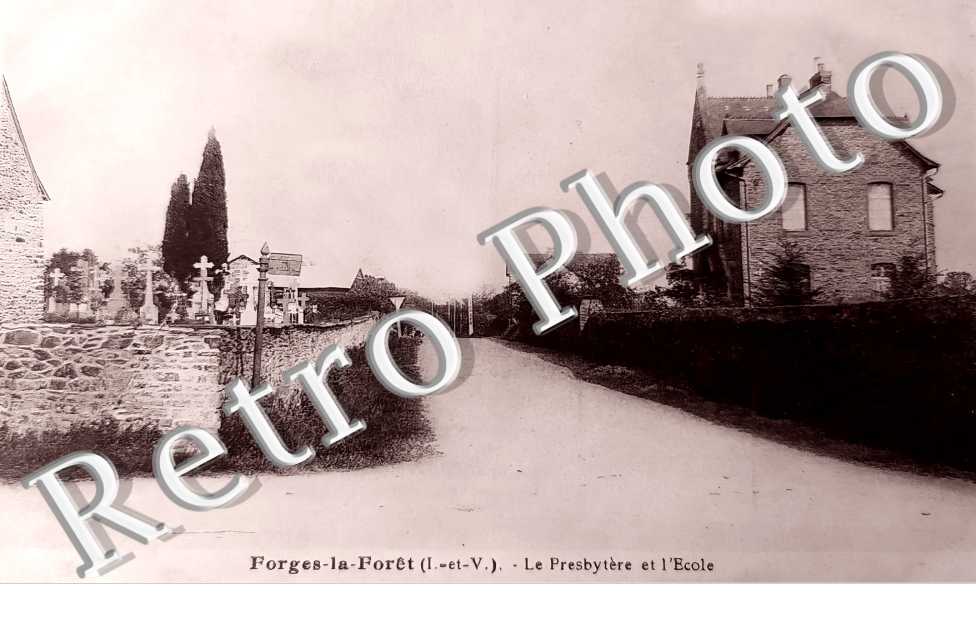 le presbytère  et l&#039;école.