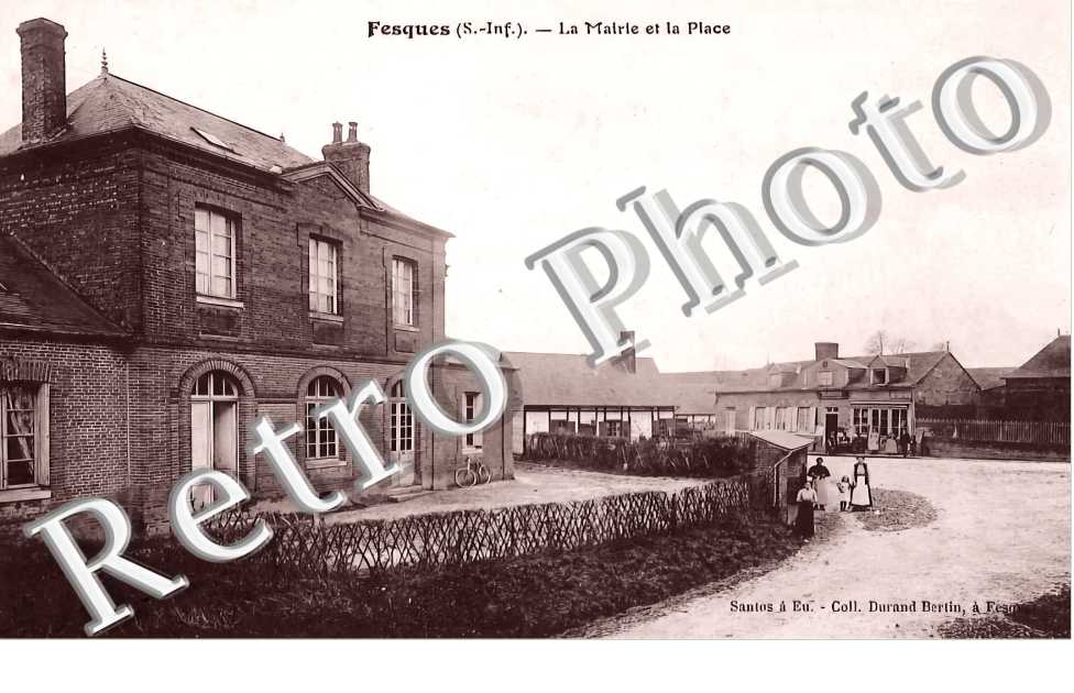 la mairie et la place