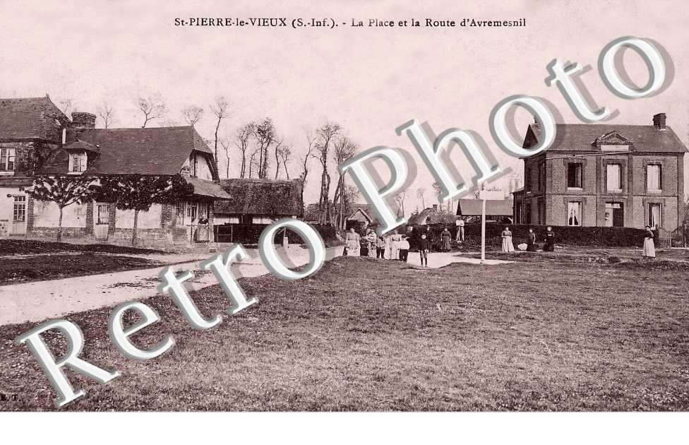 la place et la route d&#039;Avremesnil