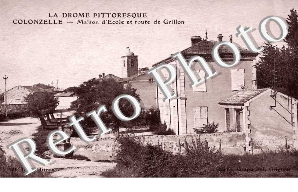 Maison d'école et route de Grillon