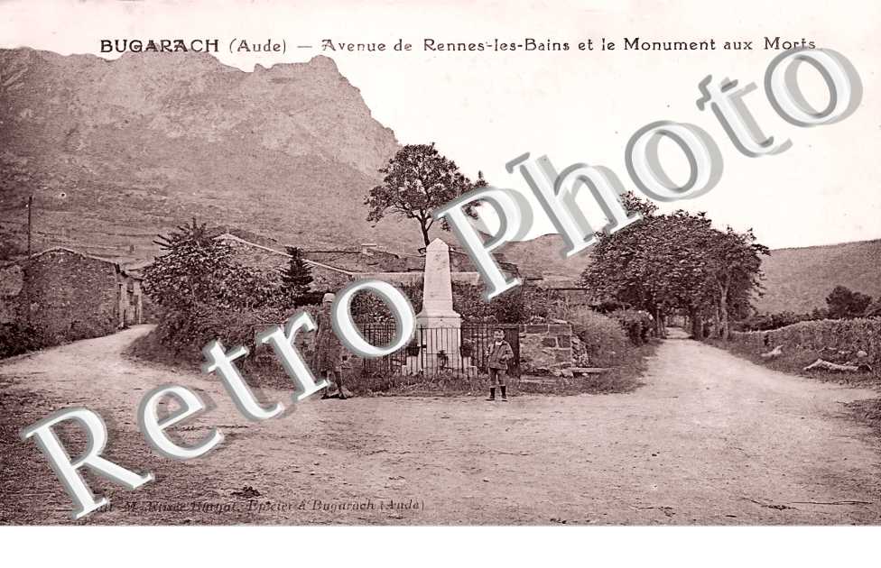 avenue de Rennes-les-Bains et le Monument aux morts