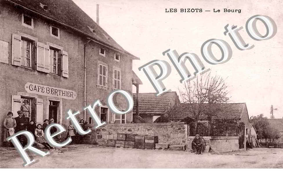 le bourg. Café Berthier