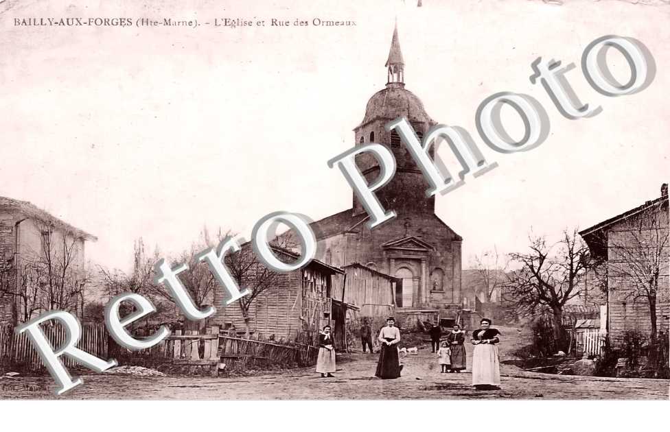 l&#039;église et rue des Ormeaux