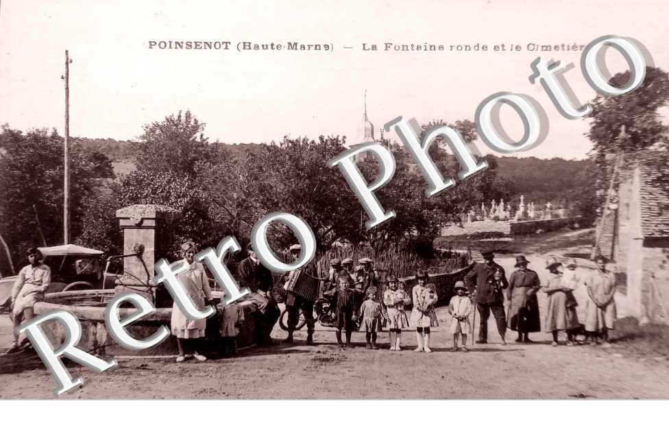 la fontaine ronde et le cimetière