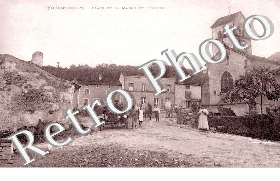 place de la mairie et l'église