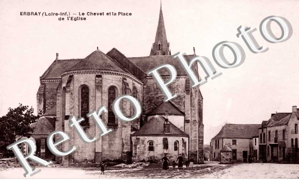 le chevet et la place de l&#039;église