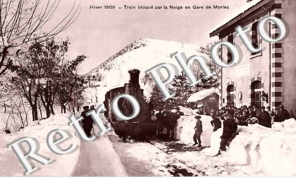 Hiver 1909. Train bloqué par la neige en gare de Moriez