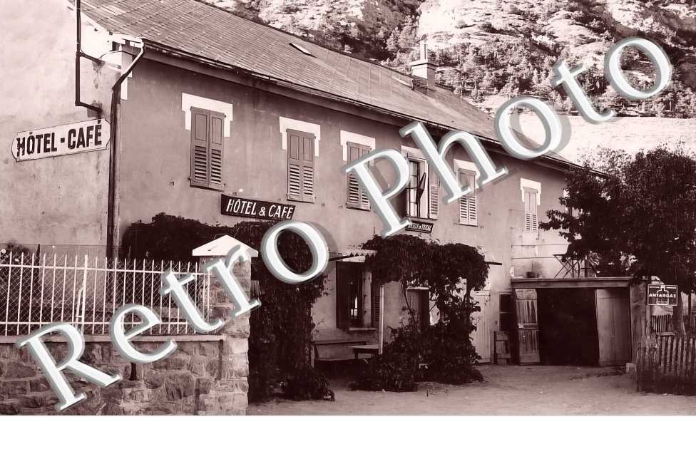 Hôtel et café