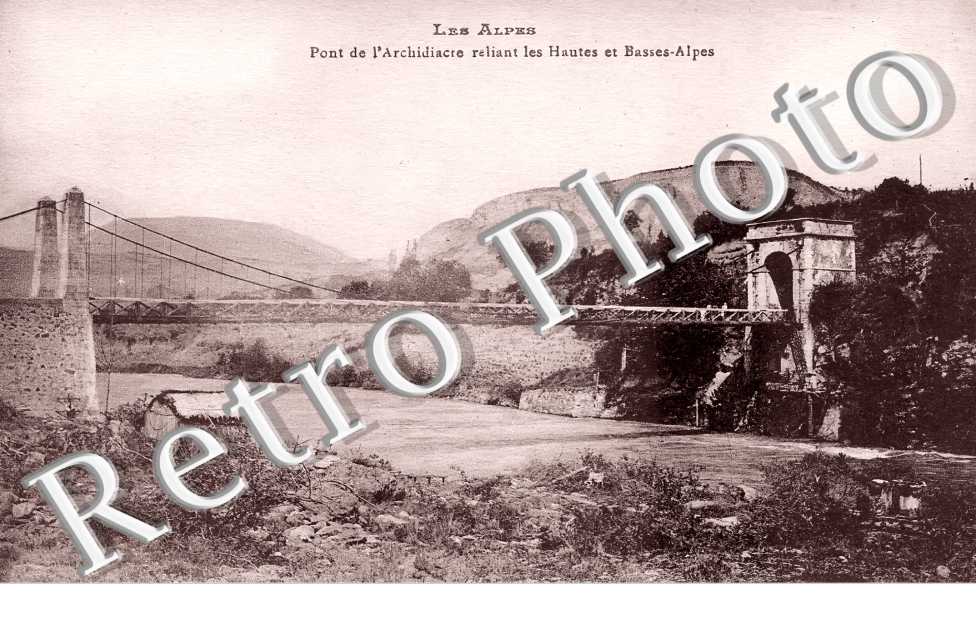 Pont de l'Archidiacre reliant les Hautes et Basses-Alpes