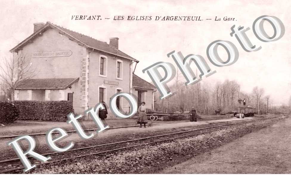 Vervant Les Eglises d&#039;Argenteuil. La gare