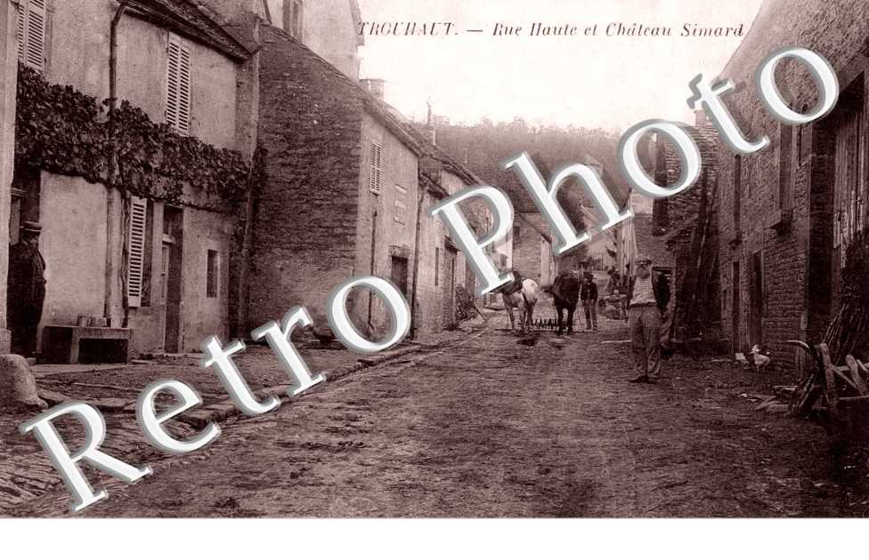 rue haute et château Simard