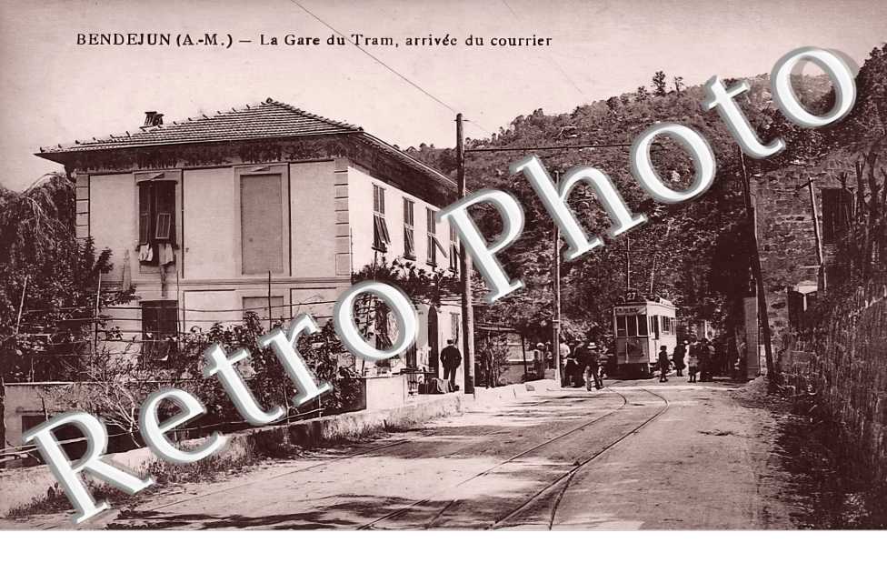 la gare du tram, arrivée du courrier