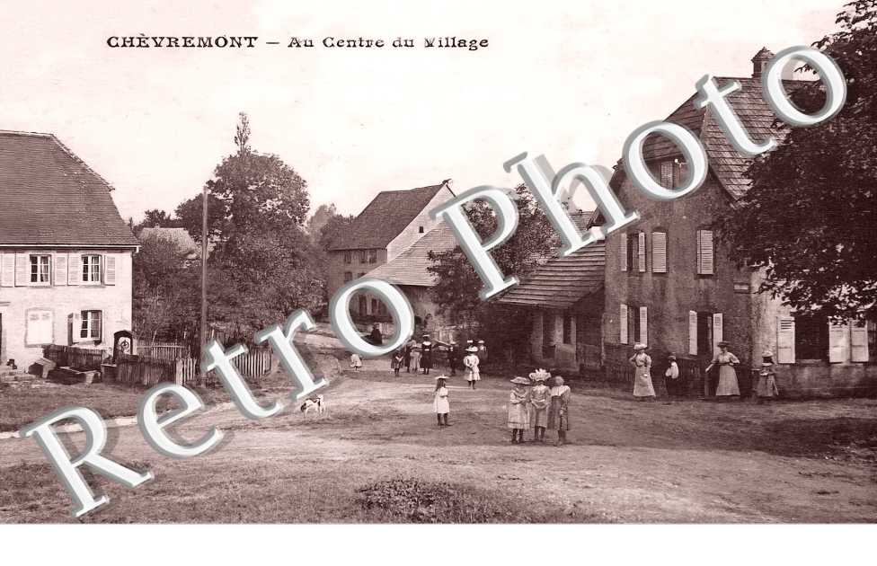 au centre du village