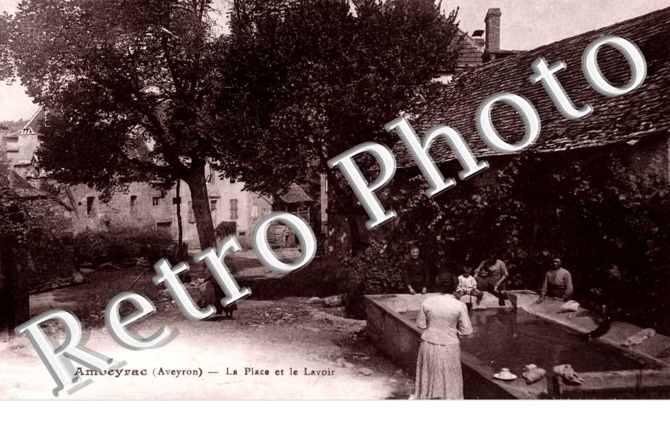 la place et le lavoir