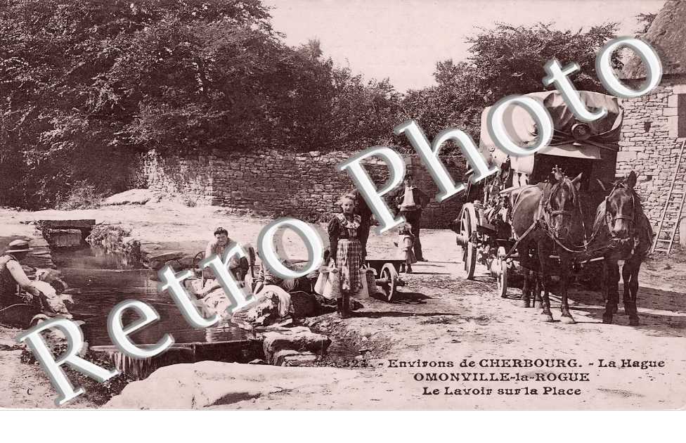 le lavoir sur la place