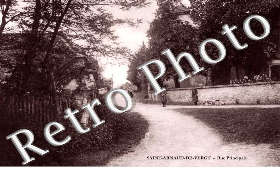 SAINT ARNAUD DE VERGT. Rue principale