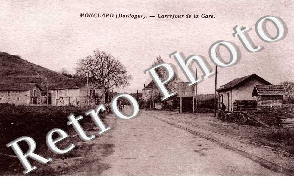 MONCLARD. Carrefour de la gare