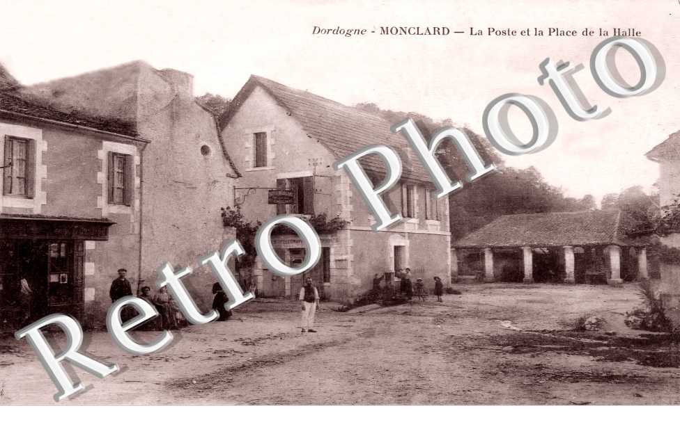 MONCLARD La Poste et la place de la halle