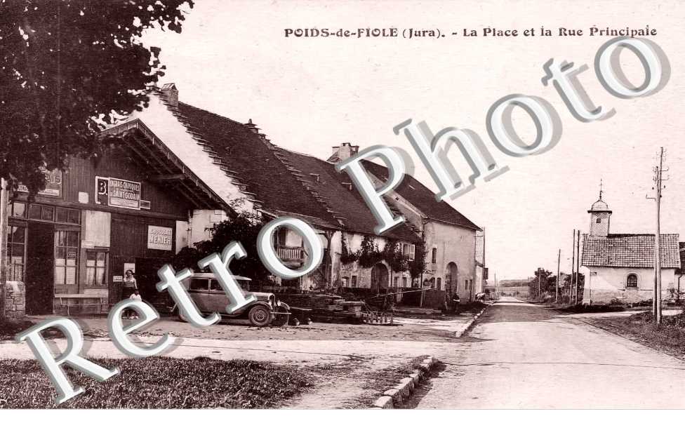 la place et la rue principale