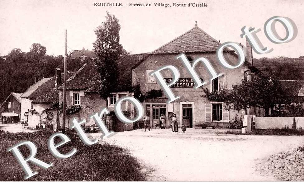entrée du village, route d&#039;Osselle. Epicerie café Restaurant A. Salomon