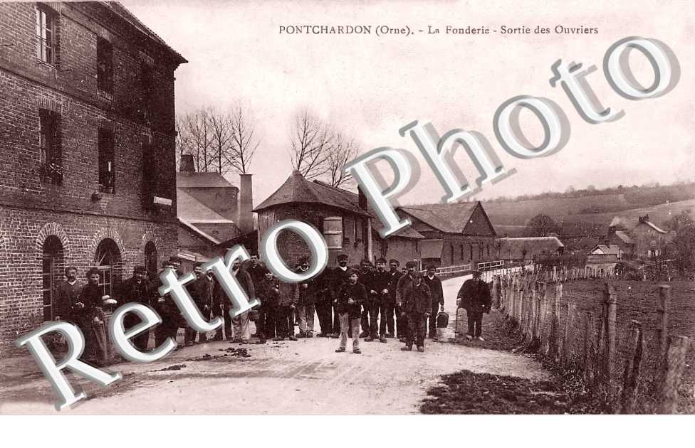 la fonderie. Sortie des ouvriers