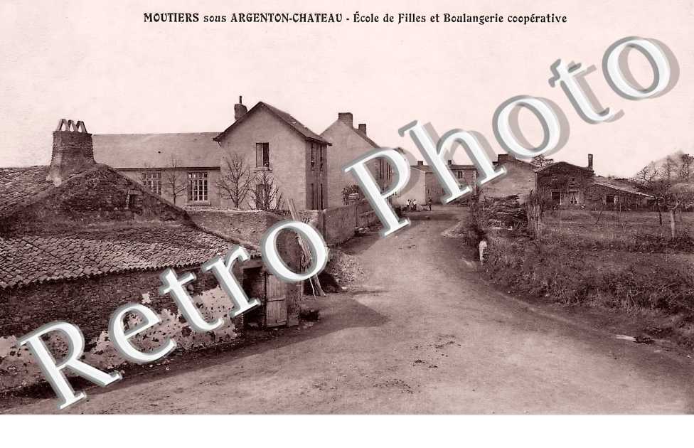 école de filles et boulangerie coopérative